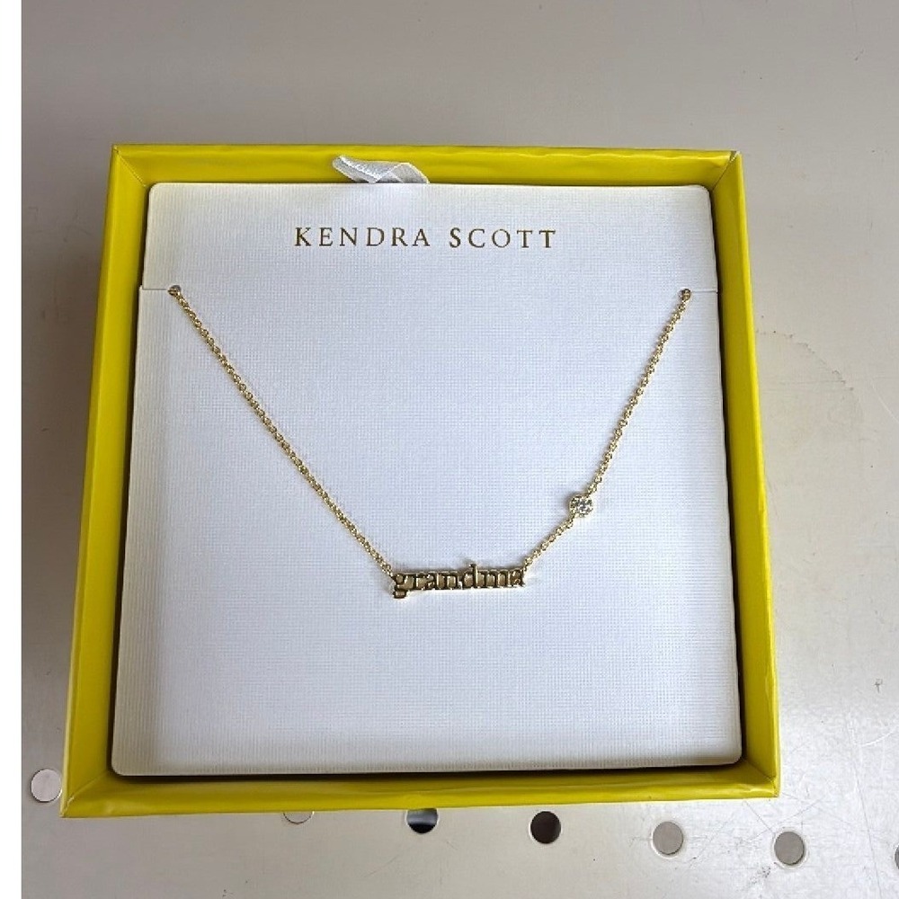 Kendra Scott Grandma Necklace Gold Tone Nameplate Pendant